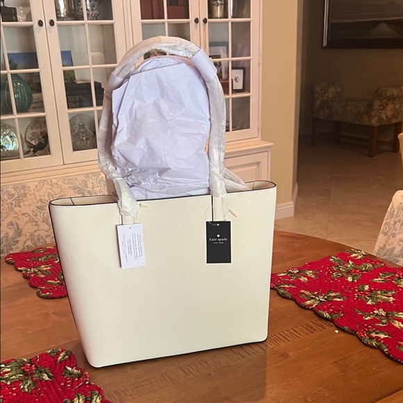 kate spade “Staci” Large Tote Set in Meringue NWT. - Picture 12 of 12
